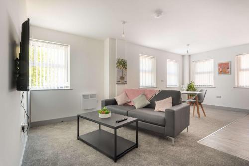 Doncaster Apartment | Spacious & Bright 1 Bed Flat in Central Doncaster