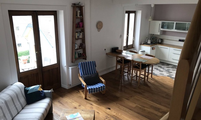 Annecy Apartment | Spacious, Bright, 5 min walk old town and lake, with Parking place