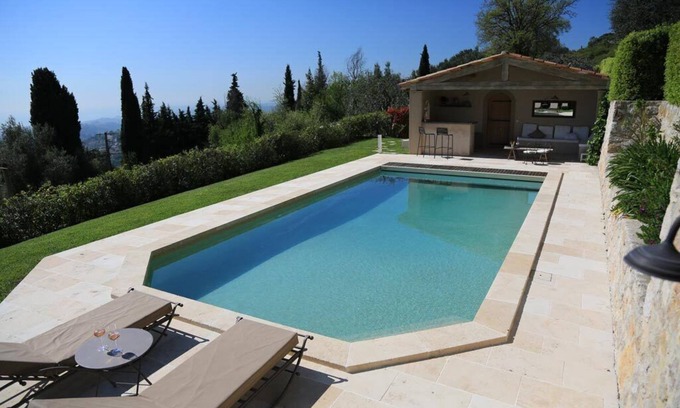 Vence Apartment | SPACIOUS, BRIGHT STUDIO WITH EXCEPTIONAL VIEW