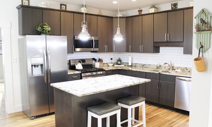 Madison House | Spacious Bungalow in Downtown Madison!