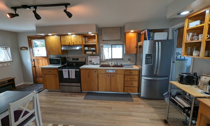 Medical Lake House | Spacious bungalow-style house with veranda, yard, and full amenities