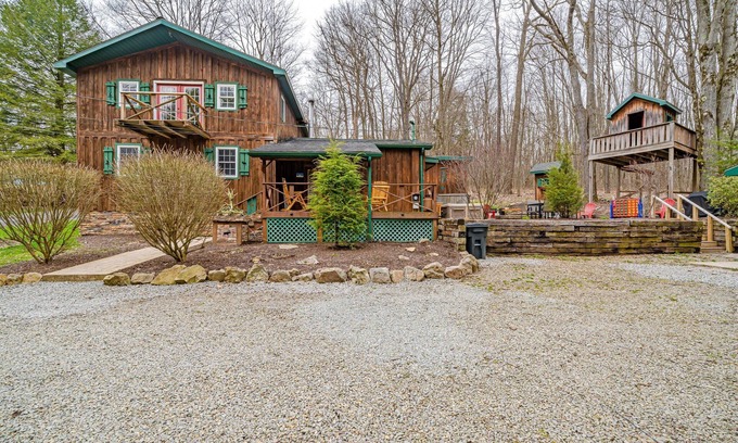 Jefferson Township Cabin | Spacious Cabin w/Hot Tub 3Bed, 2 bath