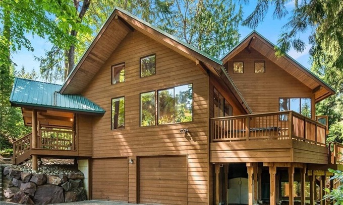 Lake City House | Spacious Cabin with hot tub, sauna, AC, loft, king bed, free parking
