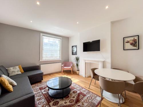 Camden Town with Primrose Hill Apartment | Spacious Camden Apartment D2