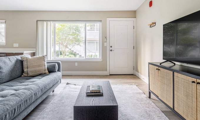 Campbell Apartment | Spacious Campbell 1BR w/ W/D, Pool, Gym, walk to WF + TJ, by Blueground