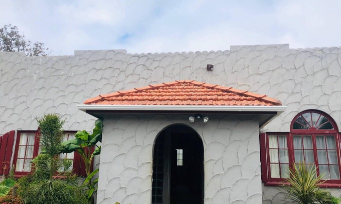 Kaitaia Bed & Breakfast | Spacious Castle Home