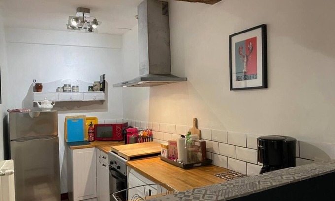 Bastide Saint-Louis Apartment | SPACIOUS CHARACTER PROPERTY IN HEART OF THE BASTIDE