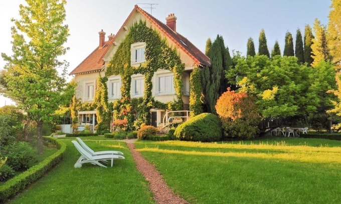 Saints House | Spacious charming Villa * near Paris Disney. Countryside.Patio. Great comfort.