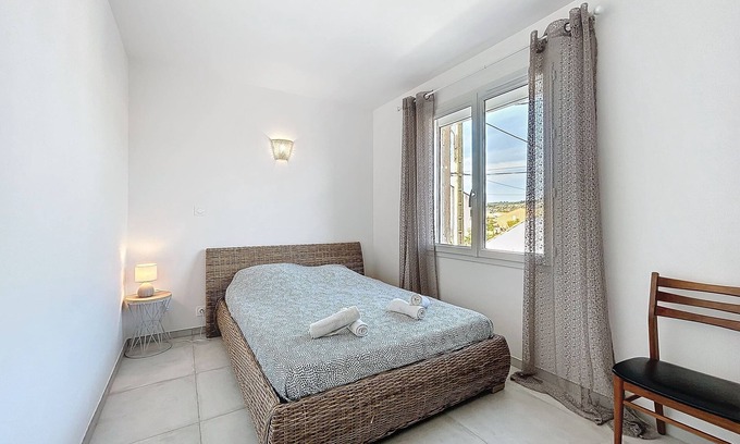 Narbonne-Plage Apartment | Spacious cocoon in Narbonne - with sea view