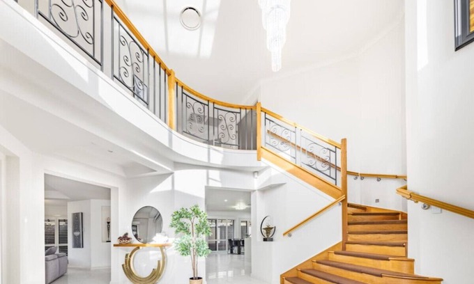 Sunnybank Hills House | Spacious Comfy 5 Bedroom Home near Sunnybank