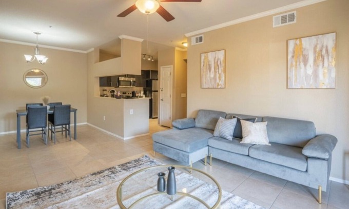 Camelback East Apartment | Spacious Condo: Pool, Gym, Balcony, Free Parking - Near Airport