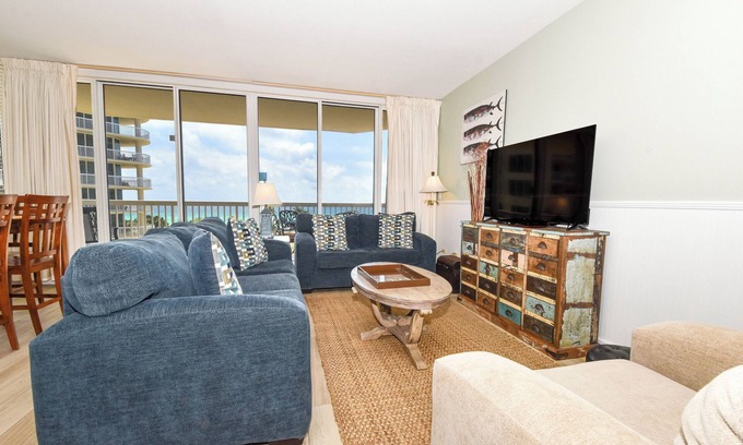 Fort Walton Beach - Destin Condo | Spacious Condo w/Large Balcony & Free Beach Service in Central Destin! 🐚🌴🌊