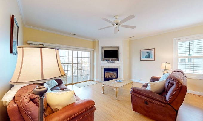 St. James Condo | Spacious condo with marina & Intercoastal views, screened-in balconies, W/D & AC
