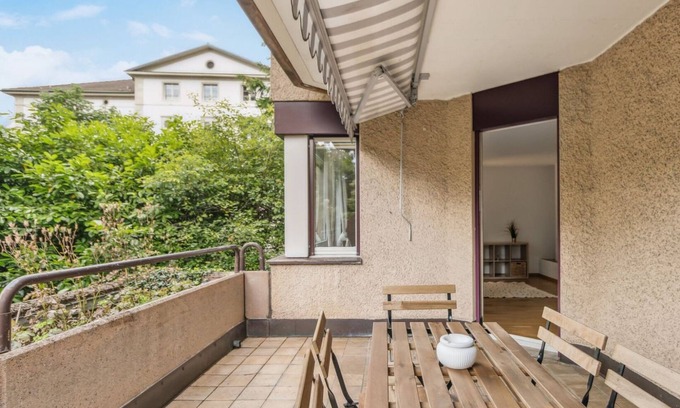 District 8 Apartment | Spacious & Convenient APT in Zurich