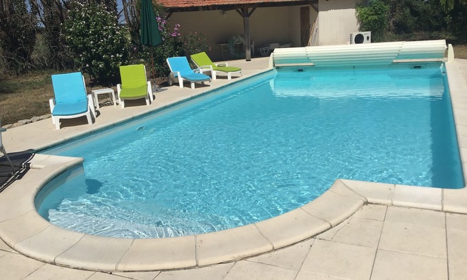 Clion Other | Spacious converted farmhouse with garden and pool close to the Gironde estuary