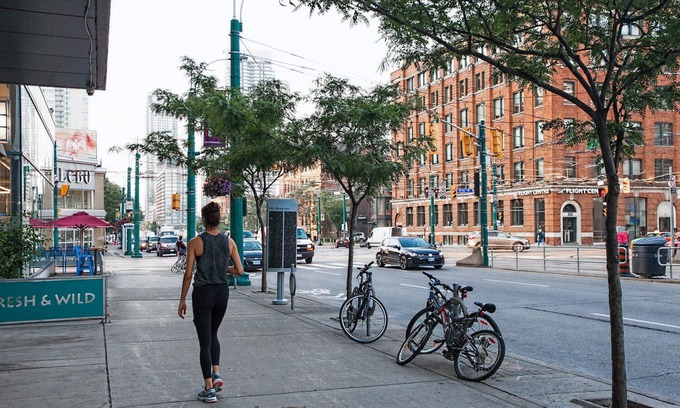 Fashion District Condo | Spacious corner Loft in King West