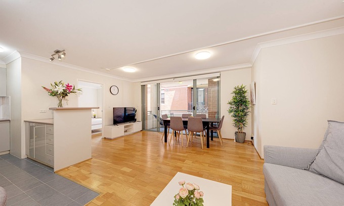 Pyrmont Apartment | Spacious & Cosy 2 Bedroom Apartment in Darling Harbour