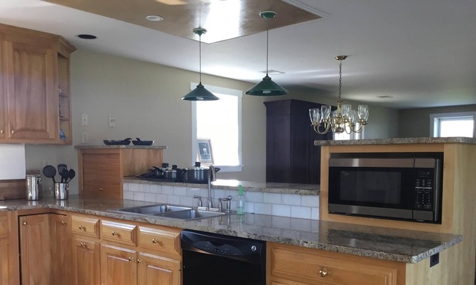 Leesburg House | Spacious Cottage On 600 Acre Farm