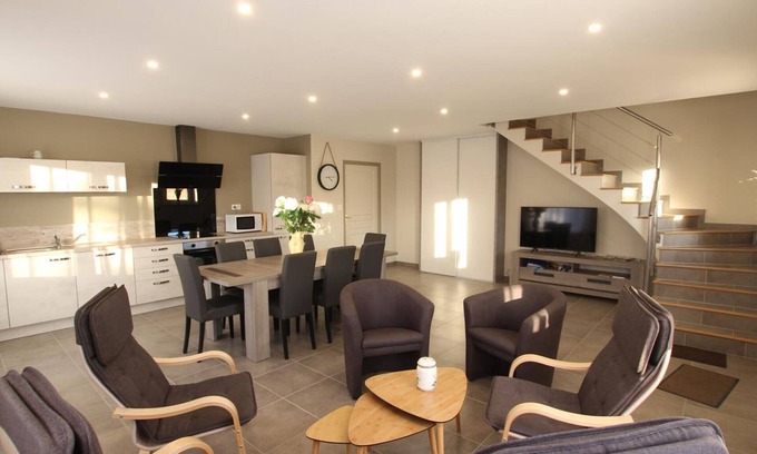 Morville Cottage | Spacious Cottage with Wi-Fi in Normandy