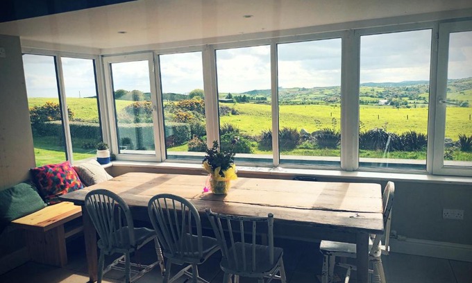Rosscarbery Villa | Spacious countryside split-level house