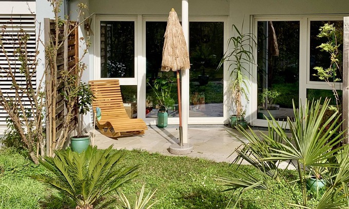Radolfzell am Bodensee Apartment | Spacious designer vacation apartment with garden terrace and WLAN