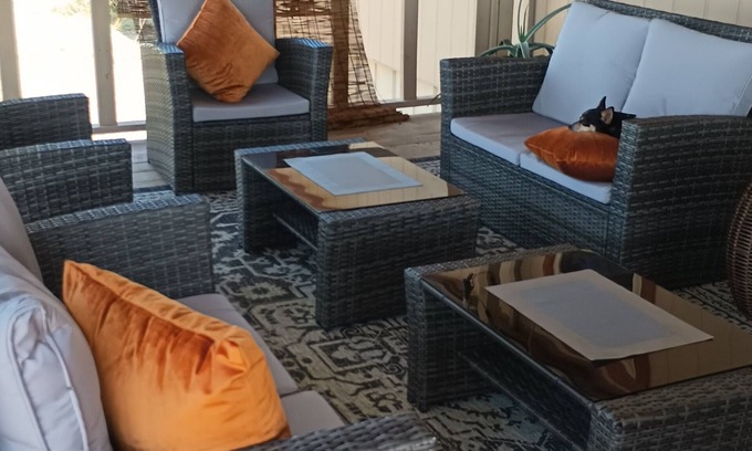 Marathon House | Spacious desert abode ready for you! Centrally located between BBNP and Davis Mt