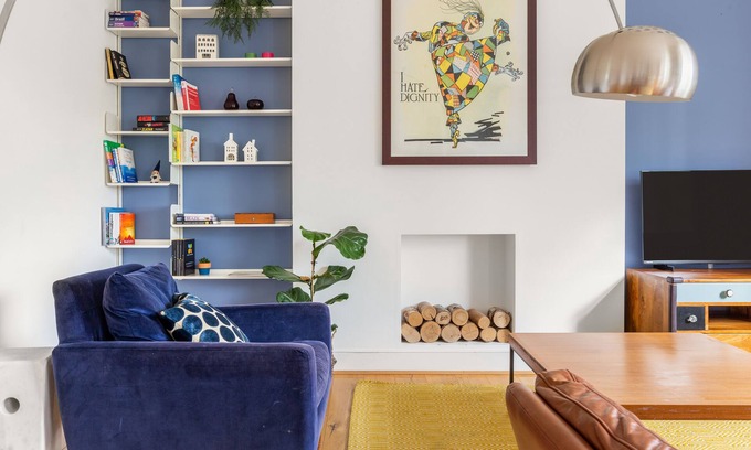 Kilburn Apartment | Spacious designer duplex. Fabulous location
