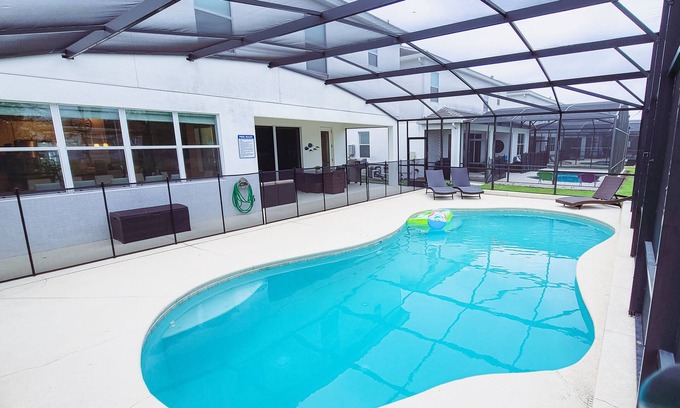 Kissimmee House | "Spacious Disney Getaway: Private Pool, Game Room, and BBQ for the Whole Family"