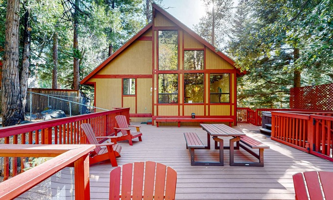 Fern Valley Cabin | Spacious dog-friendly cabin with creek & mountain views
