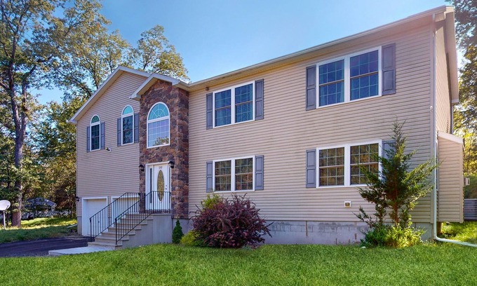 Long Pond House | Spacious dog-friendly house with private W/D, wifi - community amenities