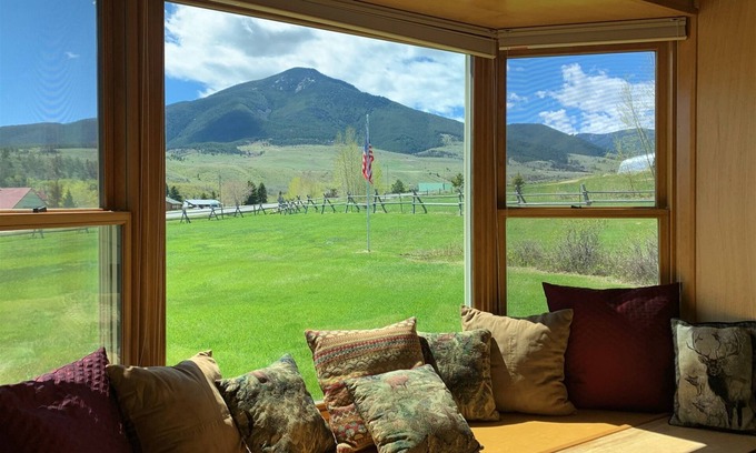 Red Lodge House | Spacious, Dog Friendly with Hot Tub - Elk Ridge
