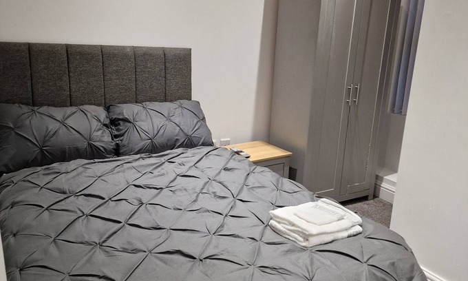 Anfield House | Spacious Double Bedroom 13-Minute Walk from Anfield