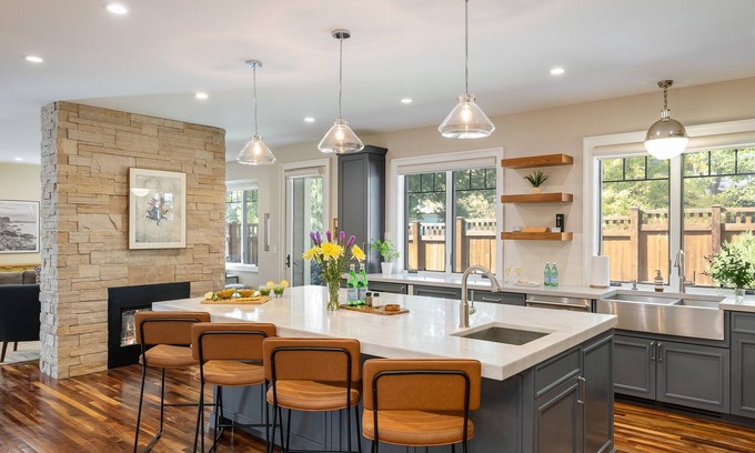 Whittier House | Spacious Downtown Gem, Steps to Pearl St Mall & CU