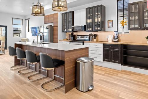Indianapolis House | Spacious Downtown Indy Home Perfect for Groups
