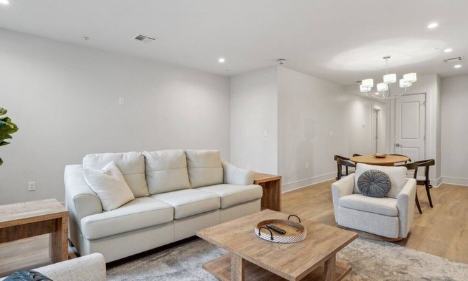 Central Business District Hotel | Spacious Downtown Retreat – Walk to French Quarter, Superdome & More! ADA Shower