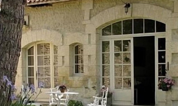 Saint-Romain Cottage | Spacious family cottage near Aubeterre sur Dronne-private pool + beautiful views
