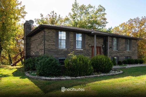 Williamstown House | Spacious Family Cottage - Near the Ark