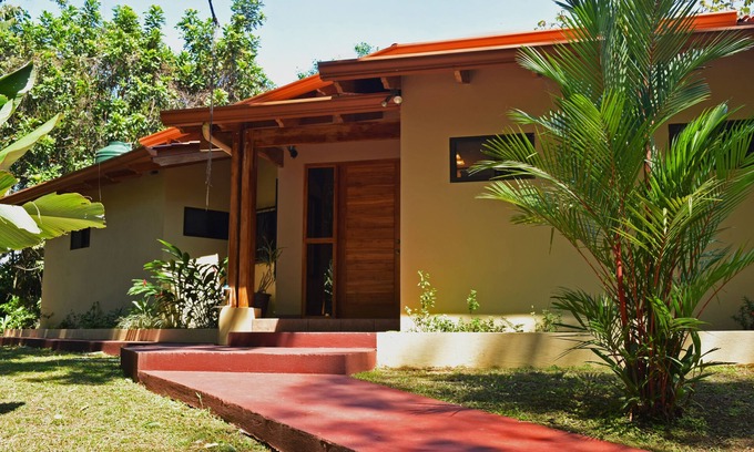 Manuel Antonio House | Spacious family friendly home centrally located in the heart of Manuel Antonio