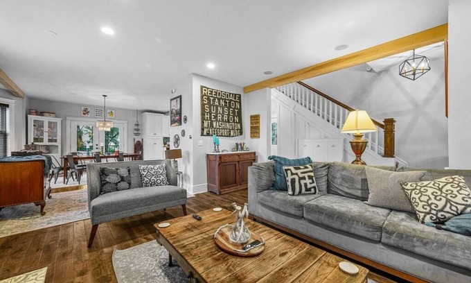 Mount Washington House | Spacious Family Home – Walk to Scenic Overlooks!