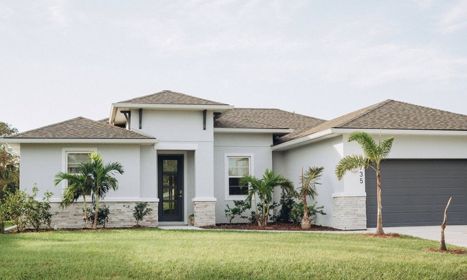 North Port House | SPACIOUS family house, North Port with POOL/SPA, SECLUDED