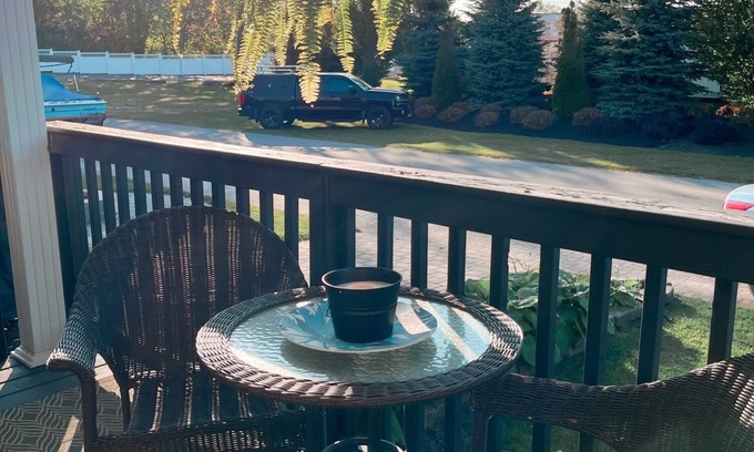 Sherkston RV Rental | Spacious family oriented cottage steps to the beach and waterpark!