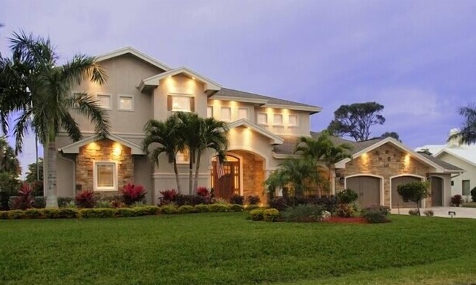 Palm River Estates House | SPACIOUS! FAMILY RETREAT 5BED 5BATH HOME HEATED POOL,10 MIN TO BEACH,GOLF COURTS NEAR BY