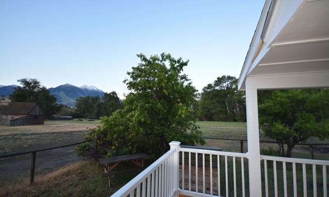 Emigrant House | Spacious Farm House on the working historic Story Ranch, private river access