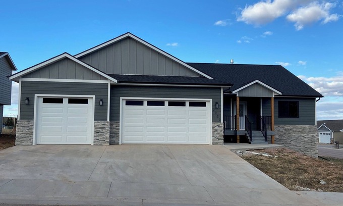 Sturgis House | Spacious five bedroom , 3 bathroom home . 1 mile from downtown Sturgis.