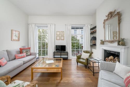 Pimlico Apartment | Spacious flat near Victoria and Warwick Square