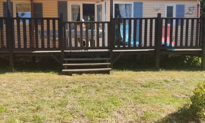 Le Chesne House | Spacious mobile home with terrace and lake view, ideal for families.