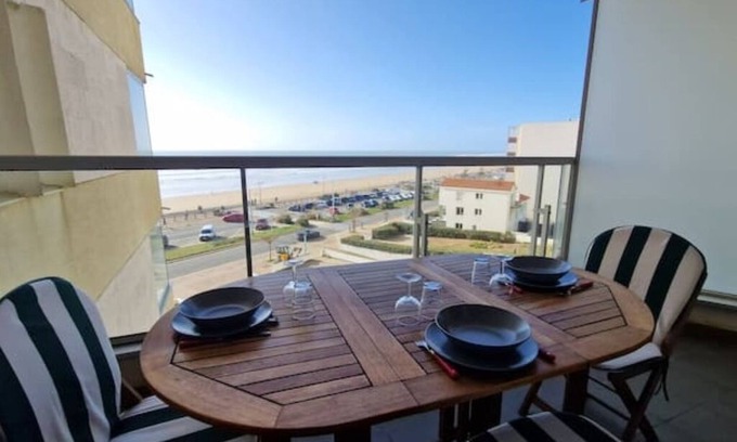 Saint-Hilaire-de-Riez Apartment | Spacious 4* oceanfront apartment