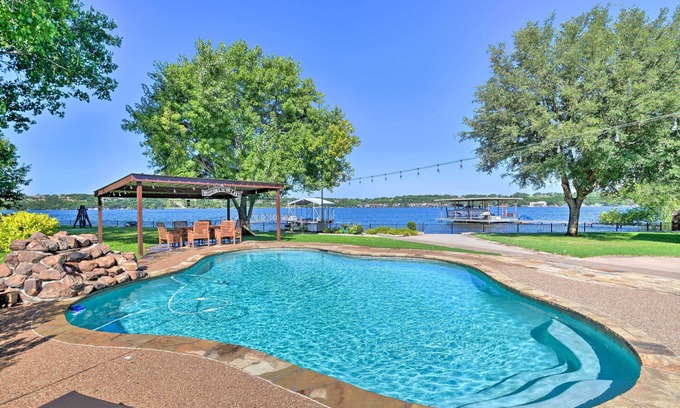 Granbury House | Spacious Granbury Home w/Lakefront Outdoor Oasis!