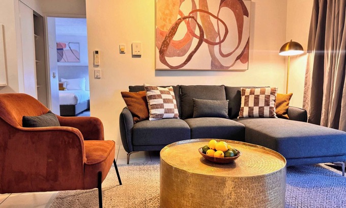 Burleigh Heads Apartment | Spacious Ground Floor Retreat by Burleigh Beach