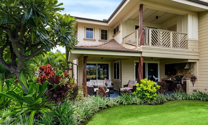 Waikoloa House | 🏖️Spacious Ground Floor End Unit | Walk to Beach & Shopping